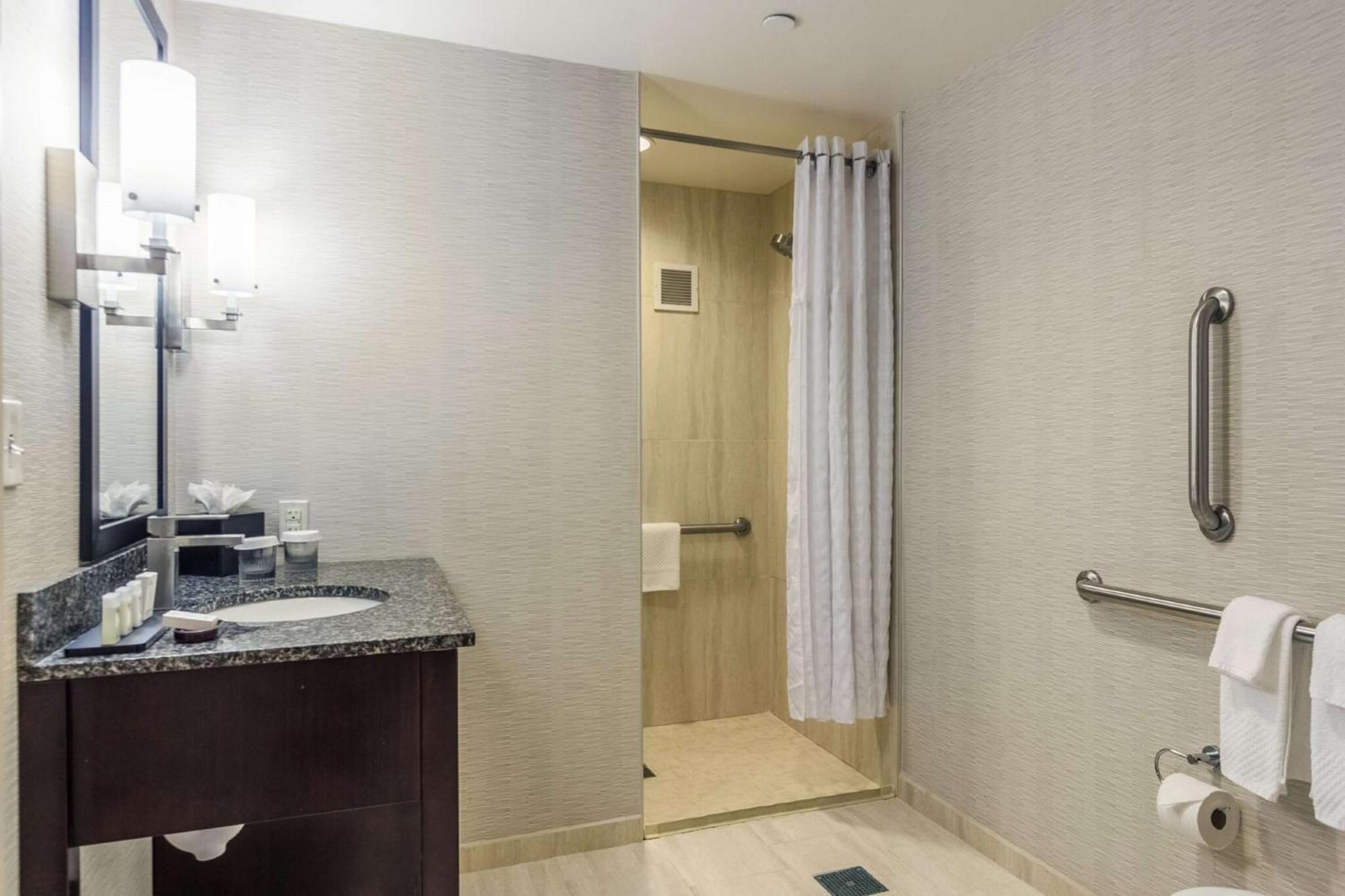 เอมบาสซี สวีท เอลิซาเบธ เนวาร์ค แอร์พอร์ต Hotel ภายนอก รูปภาพ