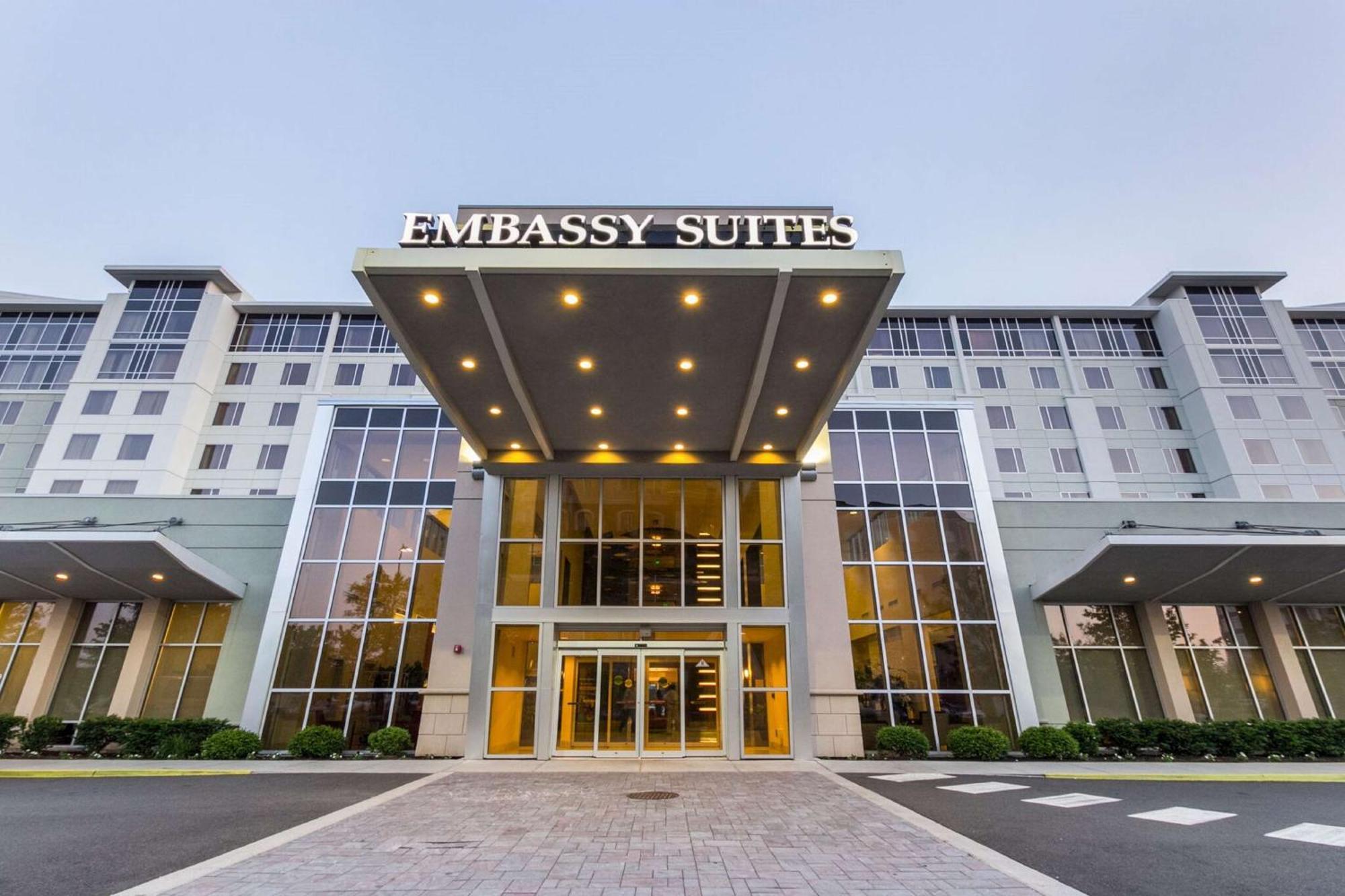 เอมบาสซี สวีท เอลิซาเบธ เนวาร์ค แอร์พอร์ต Hotel ภายนอก รูปภาพ