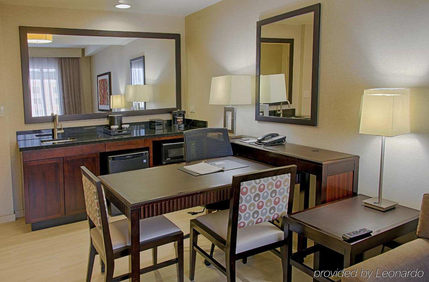 เอมบาสซี สวีท เอลิซาเบธ เนวาร์ค แอร์พอร์ต Hotel ภายนอก รูปภาพ